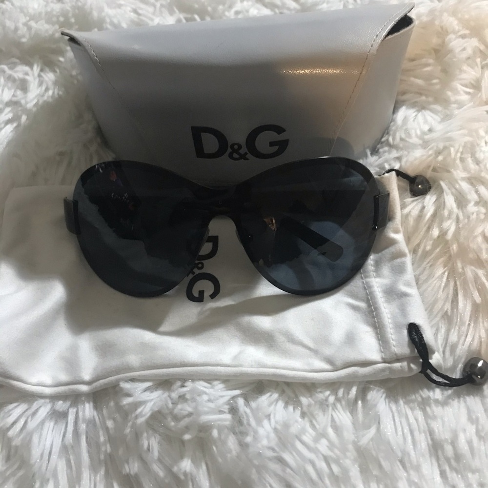 Sunglasses - Picture 2 of 6